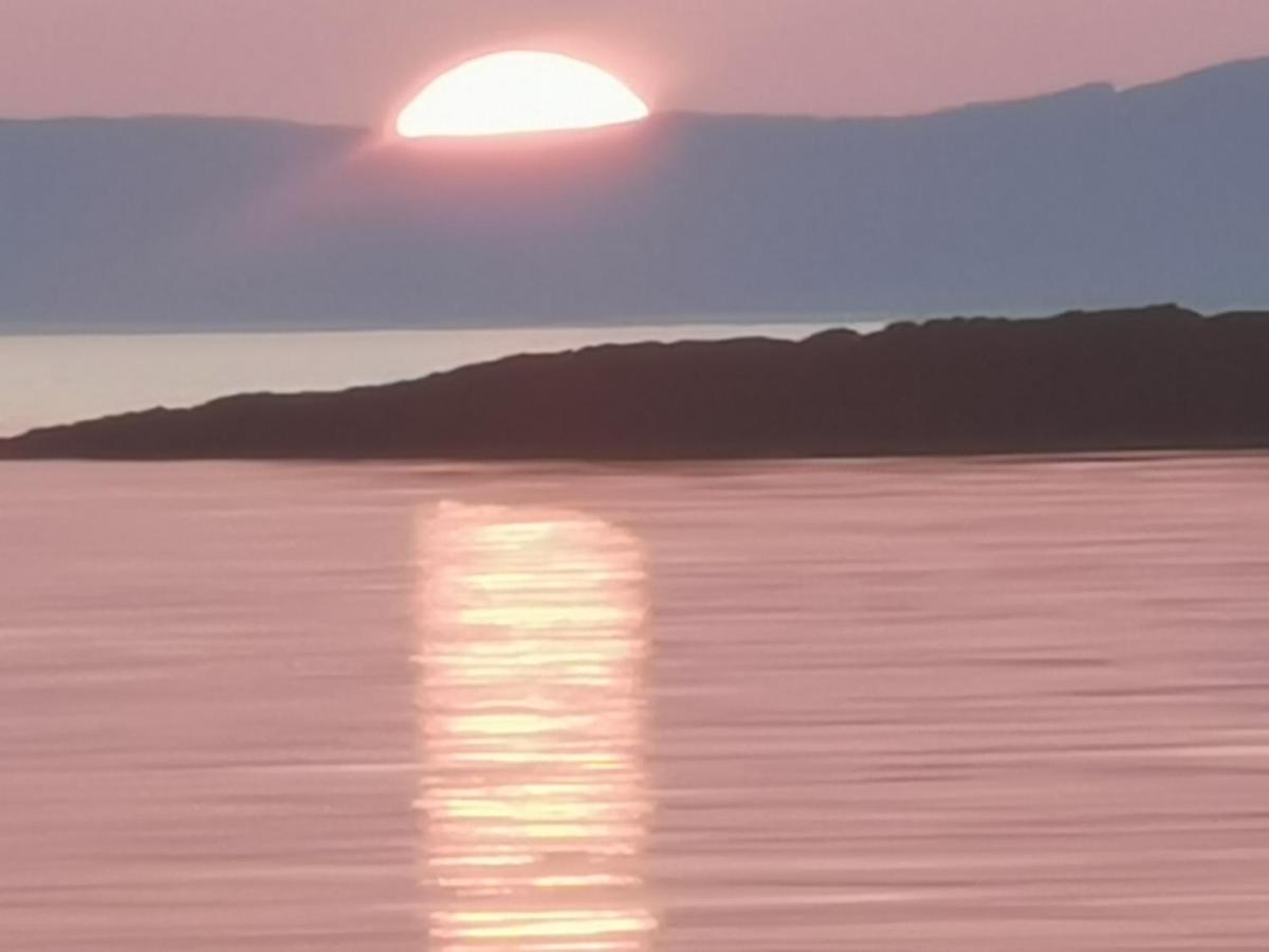 Oban Youth Hostel Экстерьер фото Sunset over the Gulf of Riga