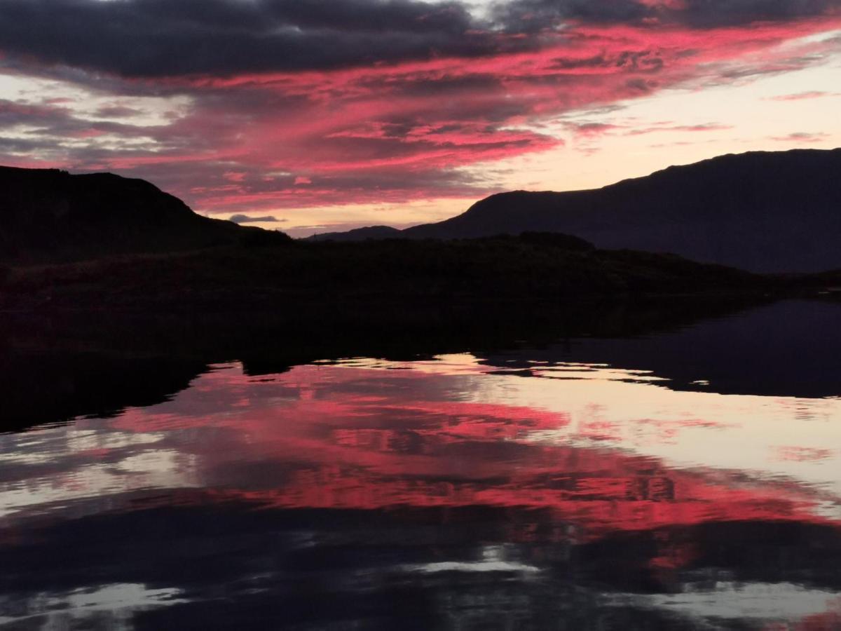 Oban Youth Hostel Экстерьер фото Sunset over Loch Lomond