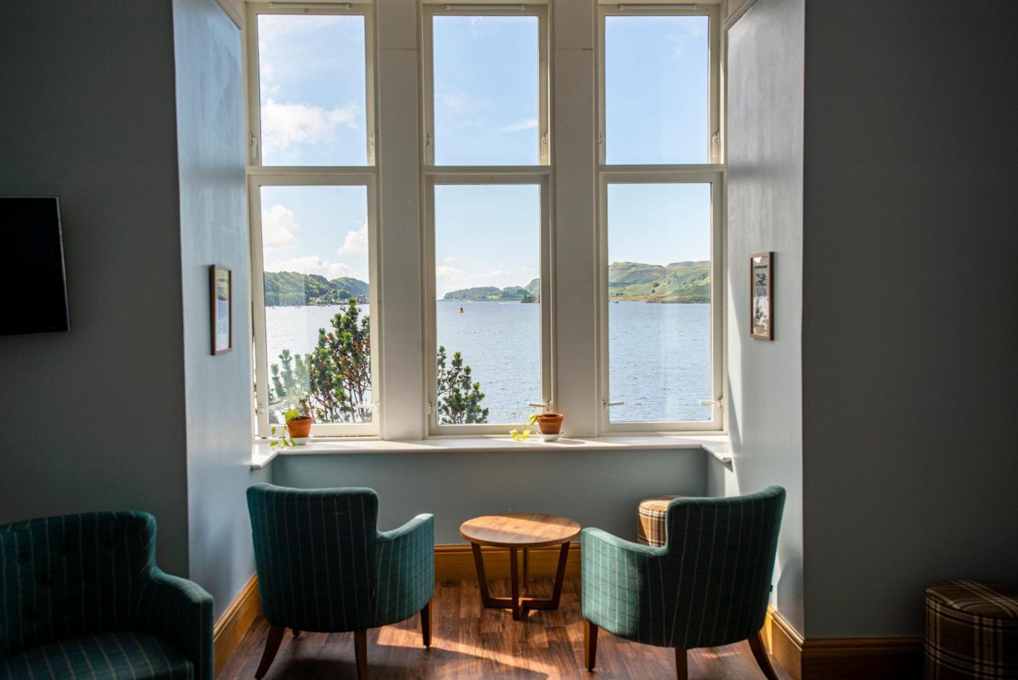 Oban Youth Hostel Экстерьер фото View of Lough Ree from the hotel