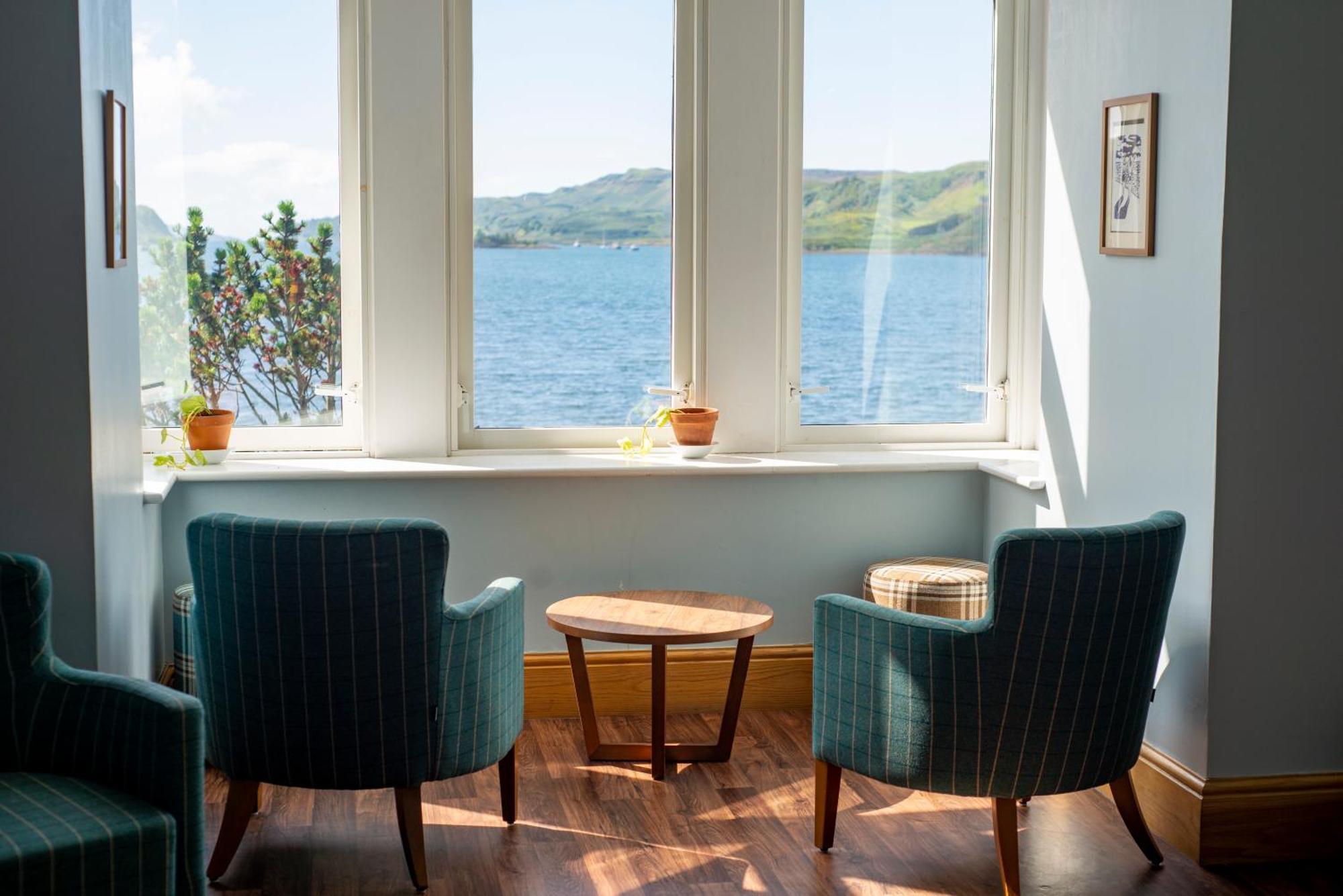 Oban Youth Hostel Экстерьер фото View of the lake from the hotel