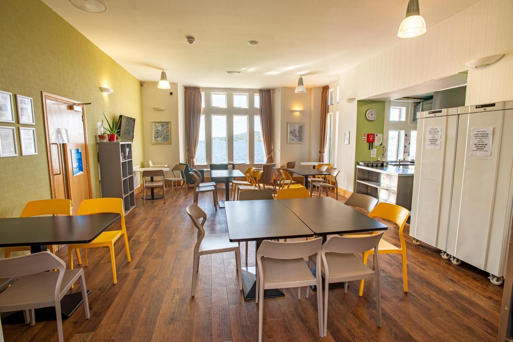 Oban Youth Hostel Экстерьер фото The kitchen and dining room at the hostel