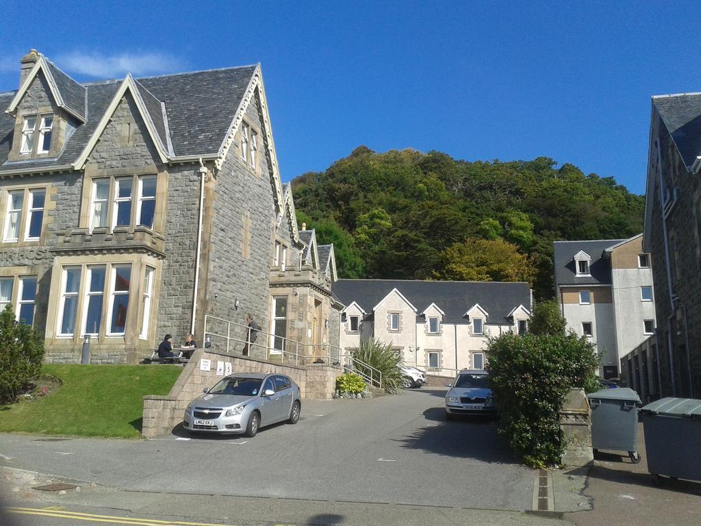 Oban Youth Hostel Экстерьер фото The old and new buildings of the college
