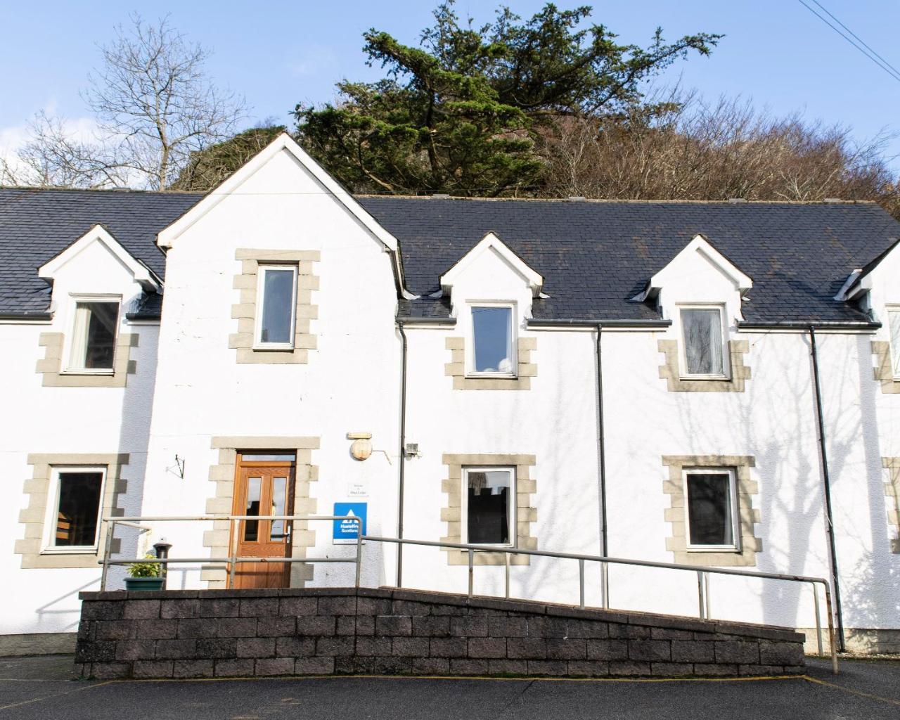 Oban Youth Hostel Экстерьер фото The old police station